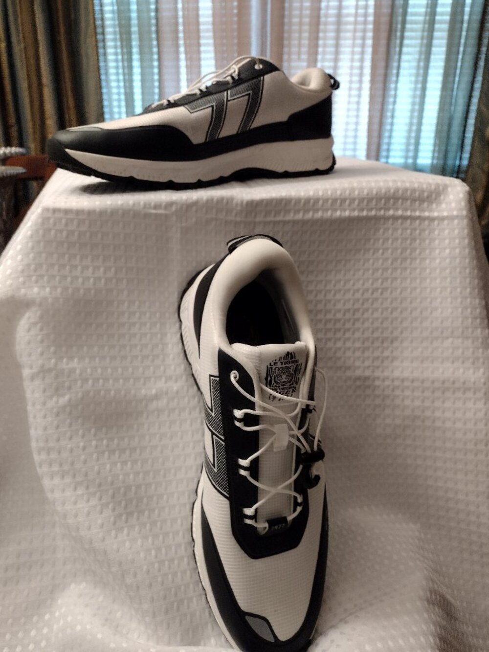 Sneakers 1977 LE TIGRE THE ORIGINAL TIGER 11 1/2 Medium  black and white